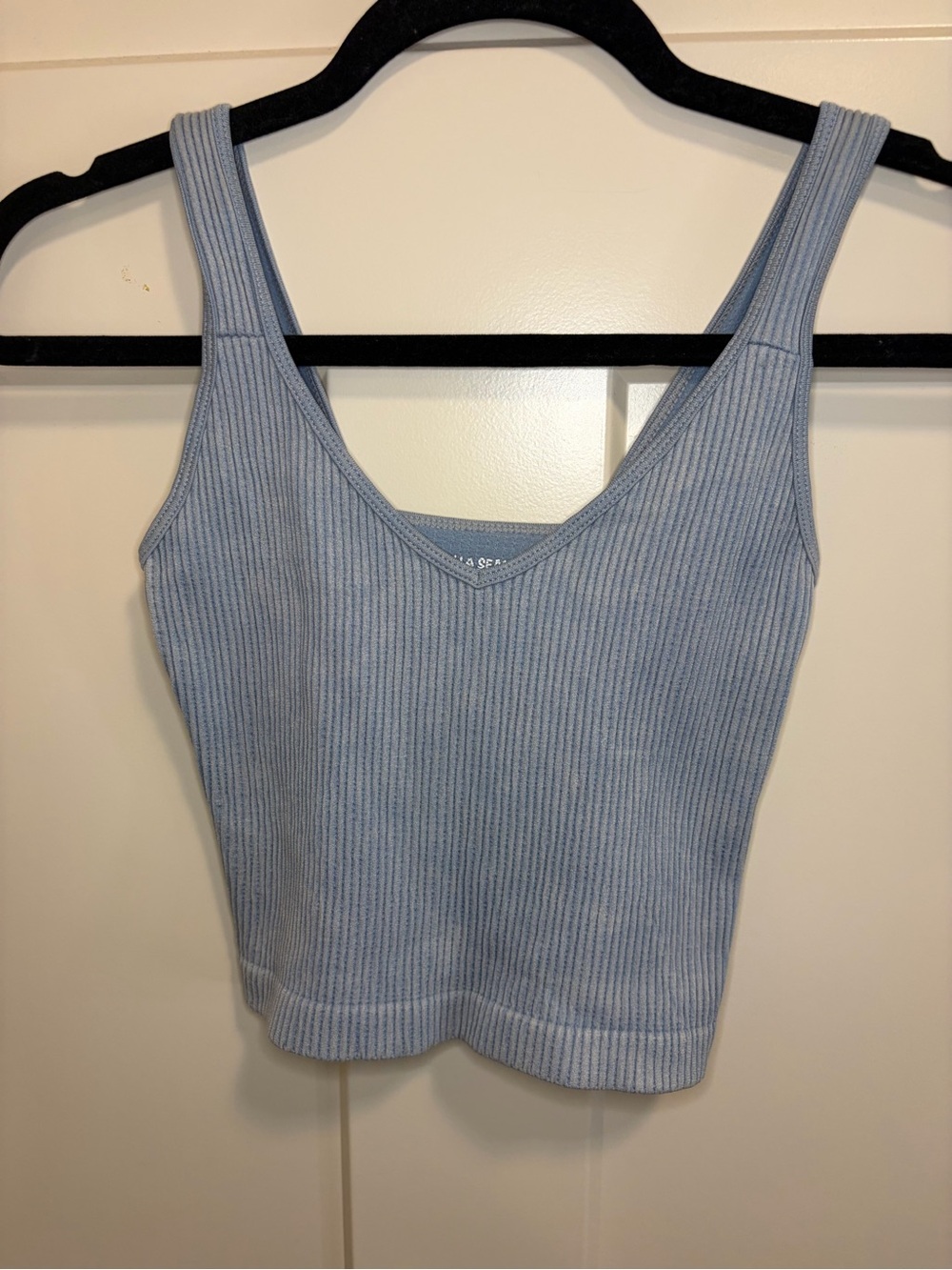 Bella Seamless Cotton Ribbed V-Neck Crop Top - Light Blue